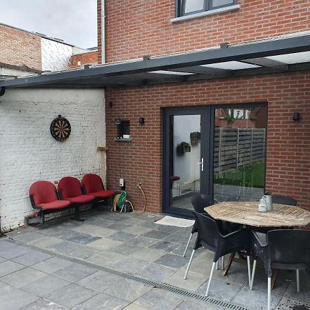 Private Room With Shared Spaces Ranst Exterior foto